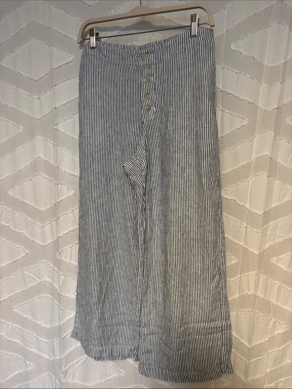 Universal Thread Blue and White Striped Button-Front Wide-leg pants